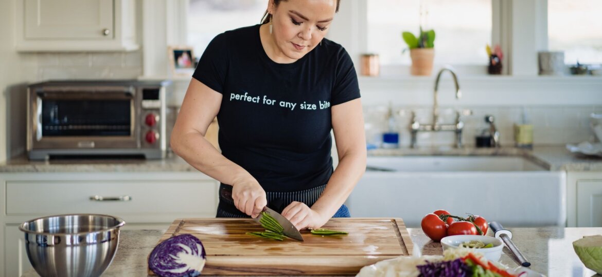 4a824358-fe95-41da-a7d6-ca4035909a13-photo_of_your_product_or_your_service-Tiny-Spoon-Chef-Boston-Commercial-Lifestyle-Portrait-Photographer-Nicole-Chan-Studios-0006